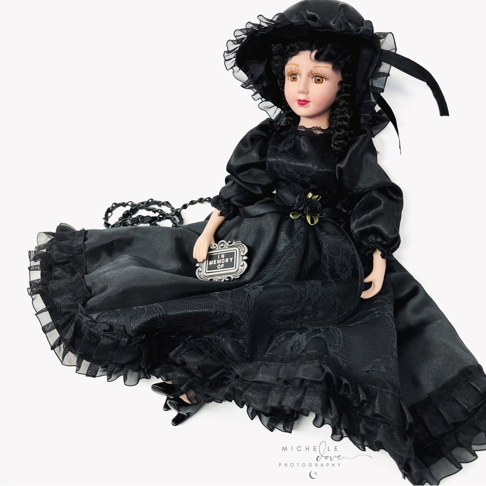 Widow Darkness Come Play With Us Doll Purse - Picture 3 of 5